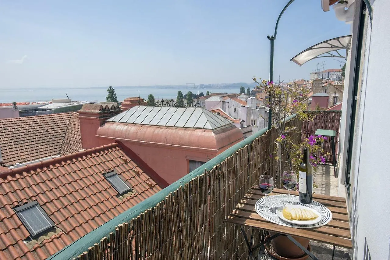 Localtraveling Alfama River View - Family Apartments Lisboa