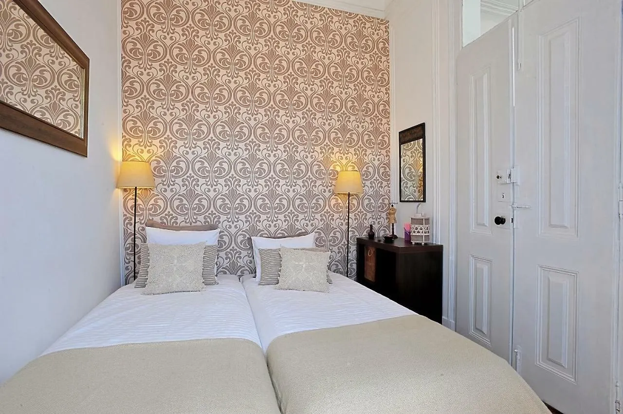 Localtraveling Alfama River View - Family Apartments Lissabon 0*,
