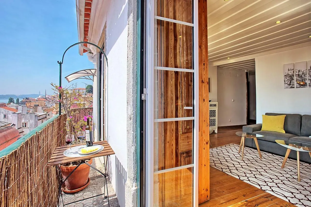 Localtraveling Alfama River View - Family Apartments Lissabon