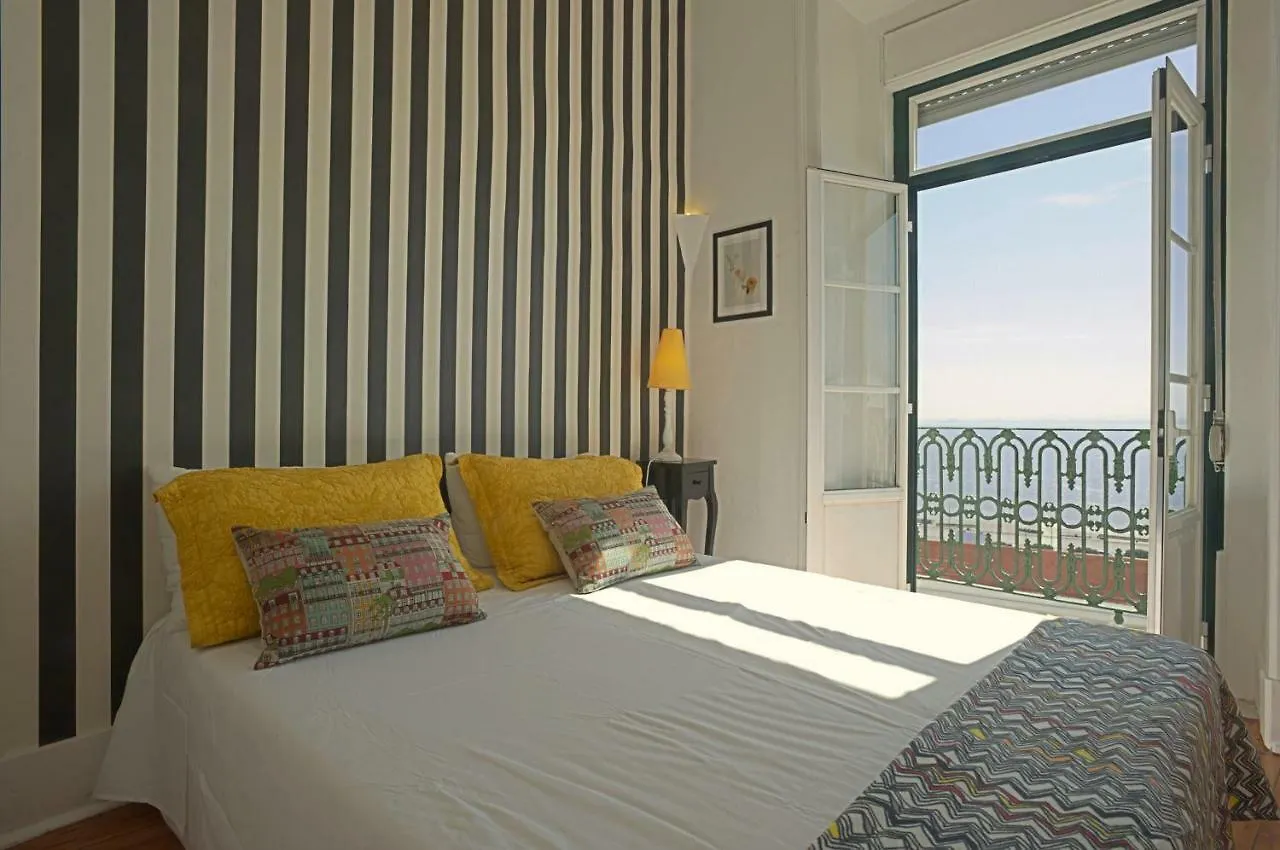 Localtraveling Alfama River View - Family Apartments Lissabon