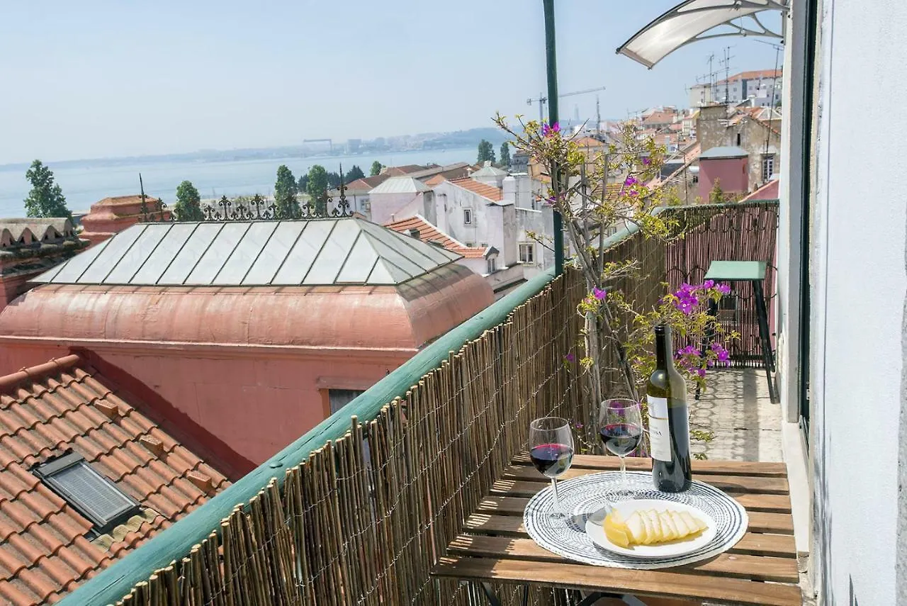 Localtraveling Alfama River View - Family Apartments Lisboa